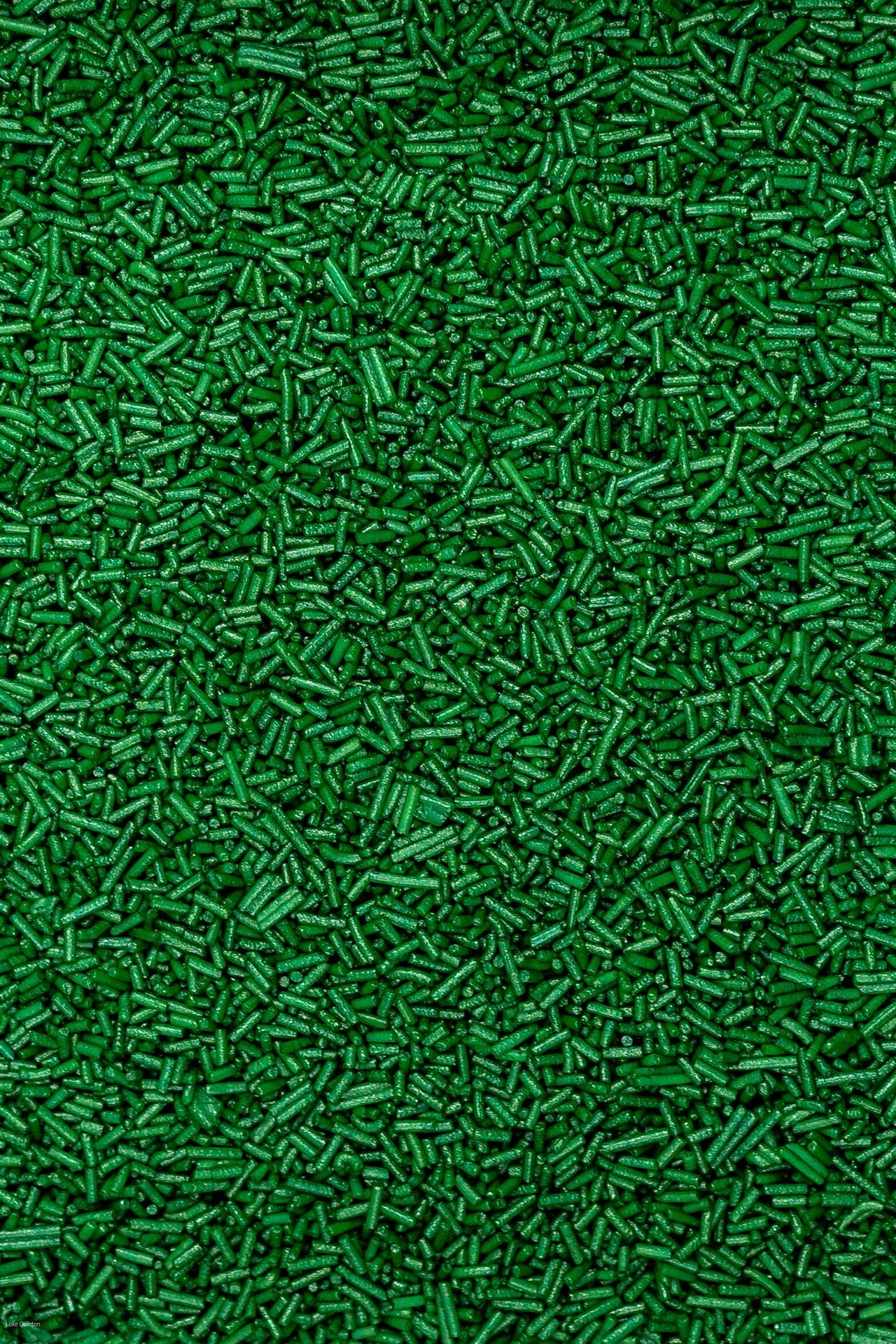 Glimmer Strands - Dark Green (No E171) Sprinkles SPRINKLY